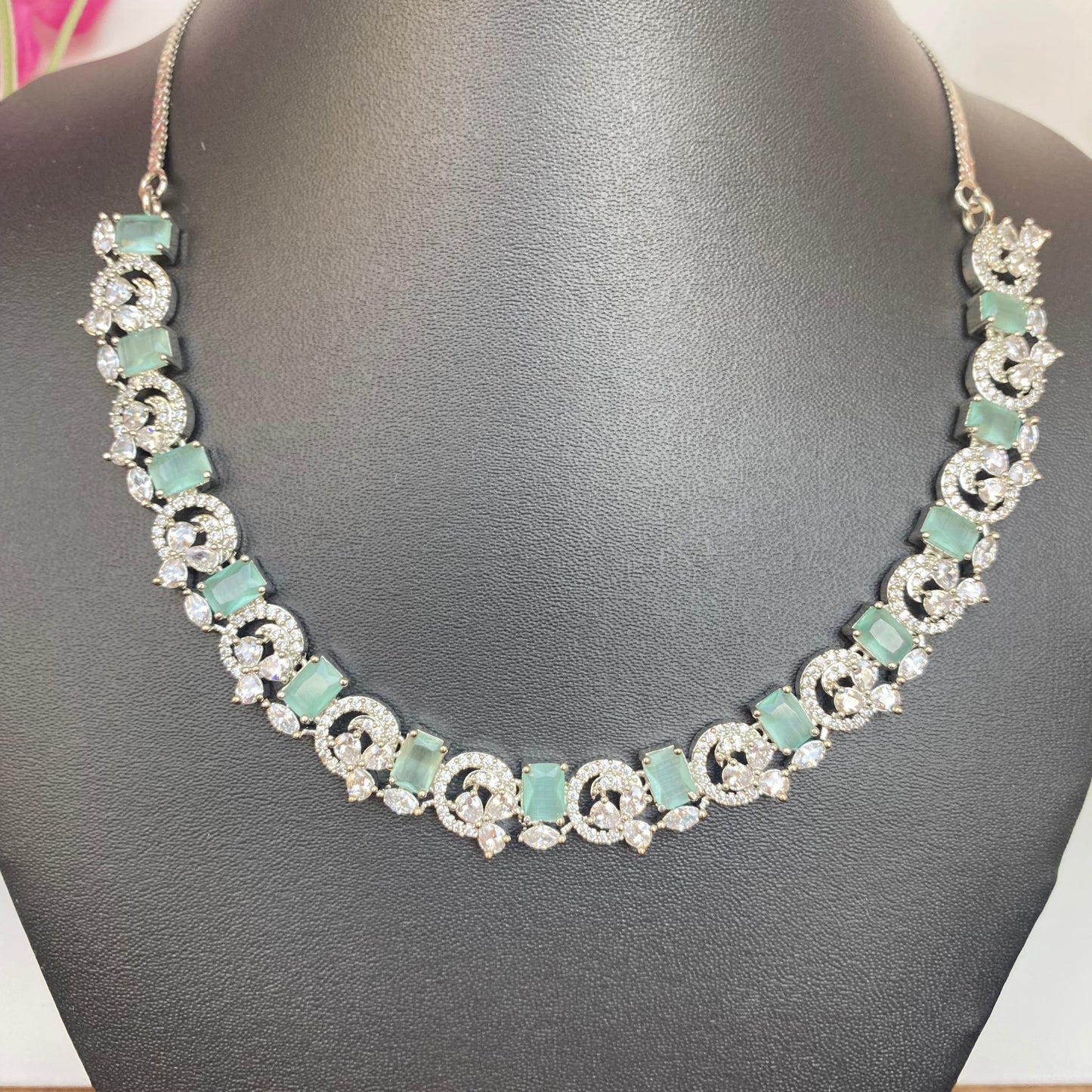 Single Line Necklace Set in Mint